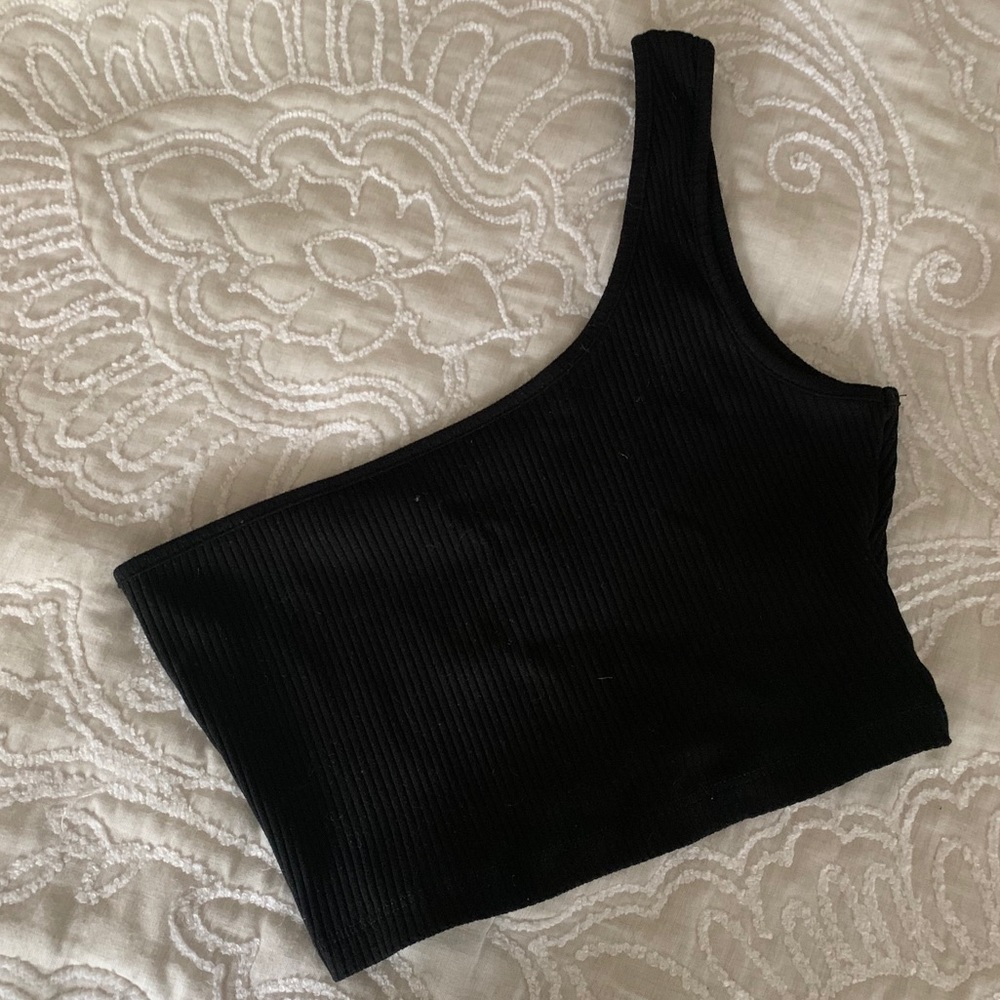 One shoulder Top